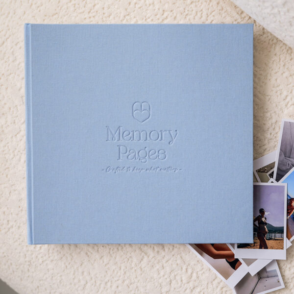 Ręcznie-robiony-album-na-zdjęcia-Memory-Pages-z-lnianą-okładką-i-napisem-01 Ręcznie-robiony-album-na-zdjęcia-Memory-Pages-z-lnianą-okładką-i-napisem-01
